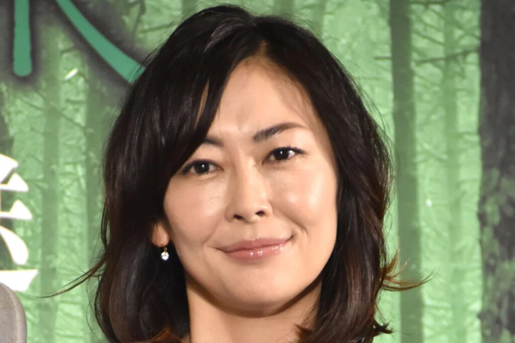 中山美穂さん急逝 浴槽で倒れているところを発見され 大阪でのクリスマスコンサート当日に「自殺」の声も…