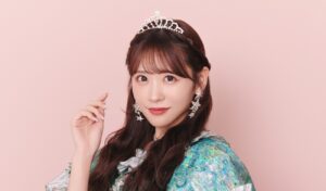 FRUITS ZIPPER・櫻井優衣のグラビア写真集、胸の谷間が“雑にペンで線を引いただけ”と話題に 残念な編集のせいで過去のグラビアにも疑惑の目