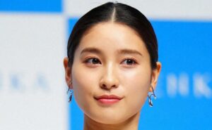 土屋太鳳、公式インスタで「R-1箱買い」匂わせ投稿？ 娘が舐めた動画拡散で批判殺到「無関係装いは不誠実」と物議