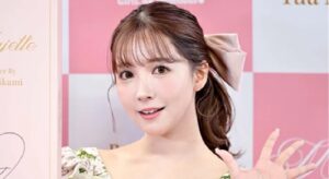 三上悠亜、なにわ男子・長尾謙杜からSixTONESへ「乗り換え」か YouTube動画にまさかの映像が“映り込み”