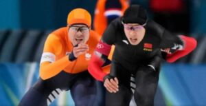 【五輪】スピードスケート男子1000ｍ 優勝候補ベンネマルス（オランダ）を廉子文（中国）が妨害し寧忠岩（中国）の銅メダルをアシスト