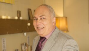 『スッキリ』などで活躍 モーリー・ロバートソンさん死去 63歳