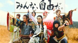 auの「三太郎シリーズ」のCM終了か 監督の浜崎慎治が酒気帯び運転で事故起こし現行犯逮捕