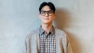 7人組グループ「XG」プロデューサー「JAKOPS」こと 酒井じゅんほ容疑者（39）を麻薬取締法違反の疑いで逮捕