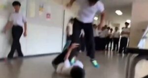 【兵庫・滝川高校いじめ暴行傷害事件】一方的な暴力を嬉々として見守り煽る同級生の姿も