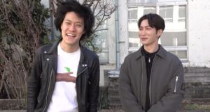 粗品がSnow Man渡辺翔太とコラボ 「驚愕のFANZAMAX（カリスマックス）」「舘様の熱愛ネタを嬉々として扱ってたのと同じ人？」の声