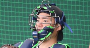 ヤクルト・中村悠平が真夜中にファンの高校3年生とSNS上でバトル