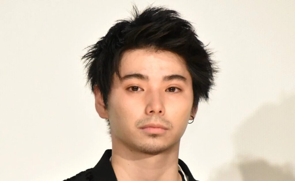 村上虹郎「傷害」容疑で書類送検 交際女性の顔面殴打 休養は「メンタル不調ではなく不祥事隠しだったのでは」の声