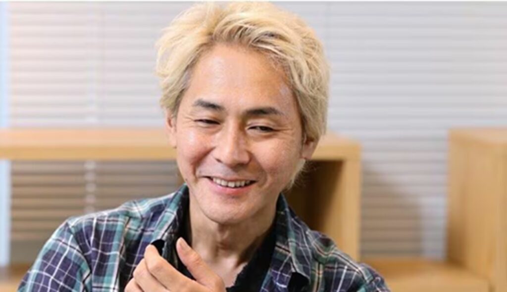 キャンプ芸人・ヒロシが焚き火で炎上 デザイナーの数ヶ月にわたる努力を無料で「搾取」しようとし、真っ当な反論に「バカ」呼ばわり